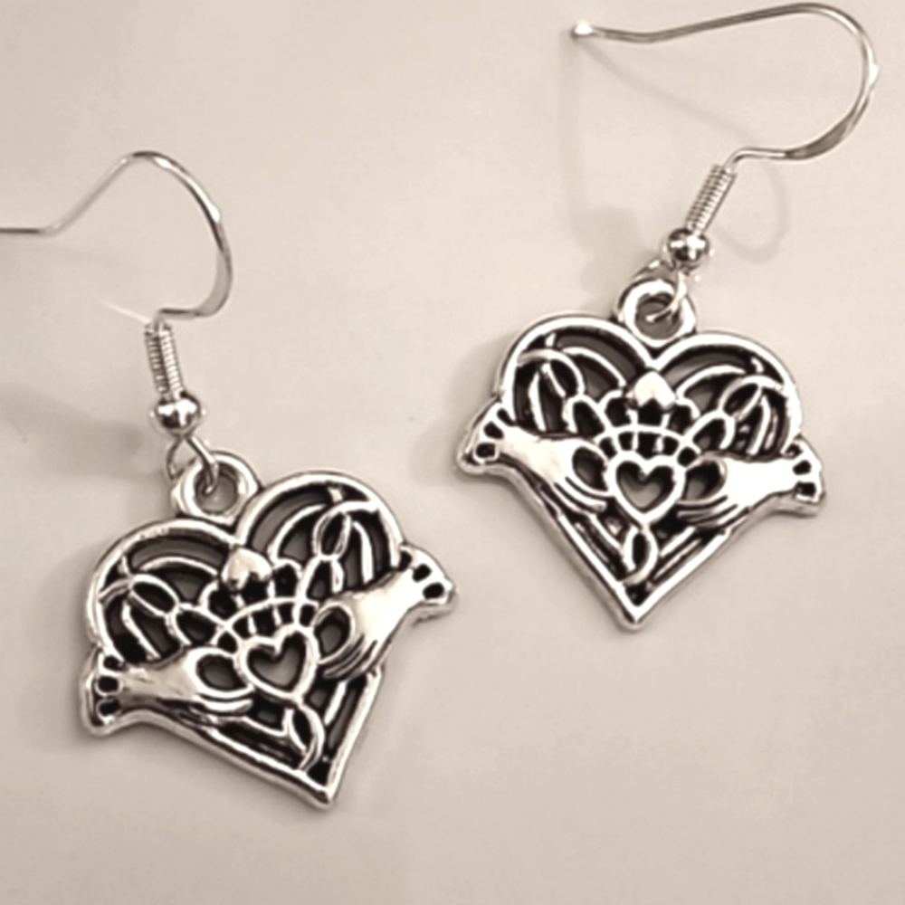 CLADDAGH  Heart Earrings 925S Post ZINC ALLOY charms Irish
